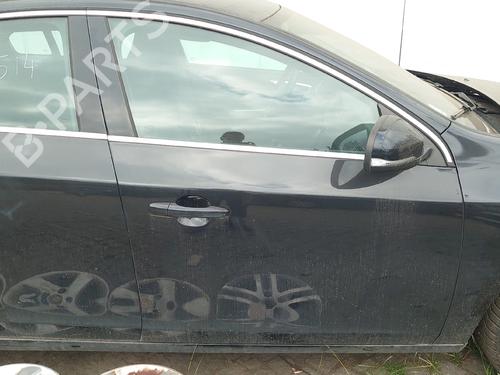 Used Right front door Right front door 37586850 37586850