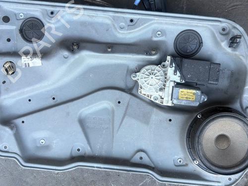 Used Left front window motor Left front window motor 38038901 38038901