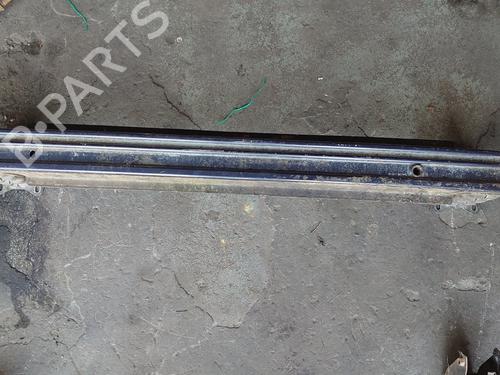 Refuerzo paragolpes delantero Refuerzo paragolpes delantero 38490129 38490129