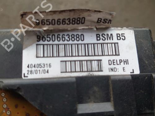 Fuse box PEUGEOT 807 (EB_) 2.2 HDi | BP38632218E1 - Image 2