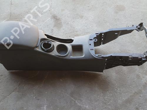 Used Armrest / Center console Armrest / Center console 39449319 39449319