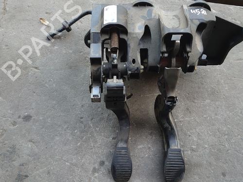 Used Pedal Pedal OPEL CORSA D (S07) 1.2 (L08, L68) (86 hp) 40282627 40282627