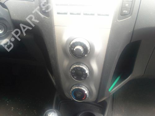 AC Styreenhet / Manøvreringsenhet TOYOTA YARIS (_P9_) [2005-2014]  21619340