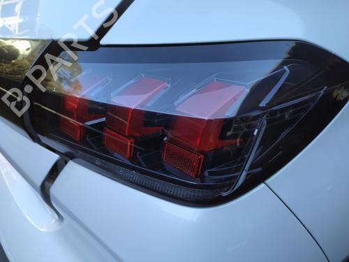 Used Right taillight PEUGEOT 208 II (UB_, UP_, UW_, UJ_) e-208 (136 hp) 30682879