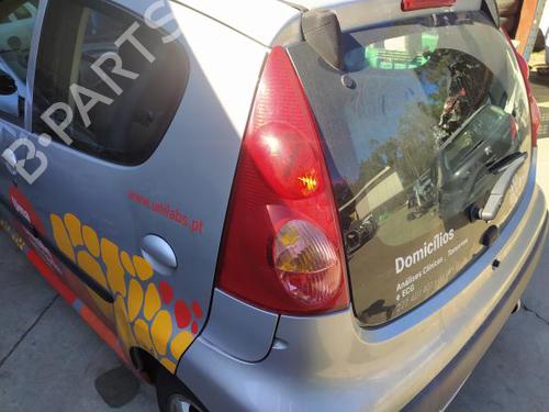 Højre baglygte PEUGEOT 107 (PM_, PN_) 1.0 (68 hp) 21634462