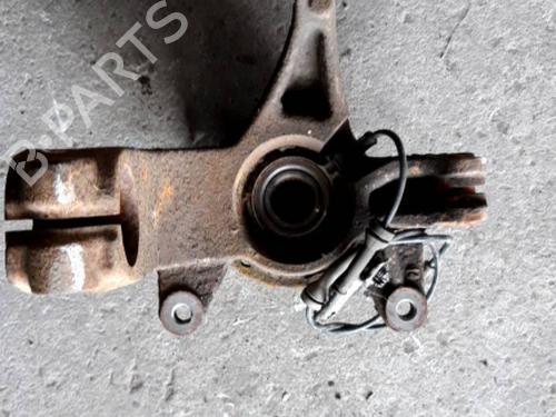 Used Right front steering knuckle RENAULT MEGANE II Estate (KM0/1_) [2003-2012]  21617807