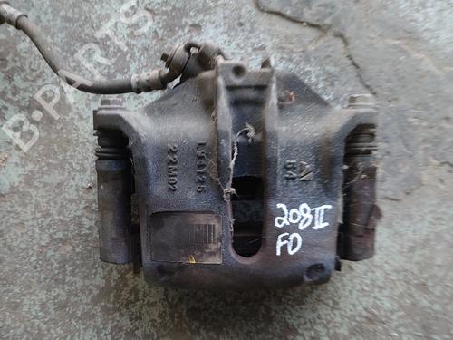 Used Right front brake caliper Right front brake caliper PEUGEOT 208 II (UB_, UP_, UW_, UJ_) 1.5 BlueHDI 100 (102 hp) 40544694 40544694