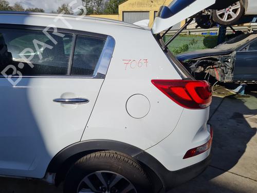 Guarda-lamas trás esquerdo KIA SPORTAGE III (SL) [2009-2017]  21657158