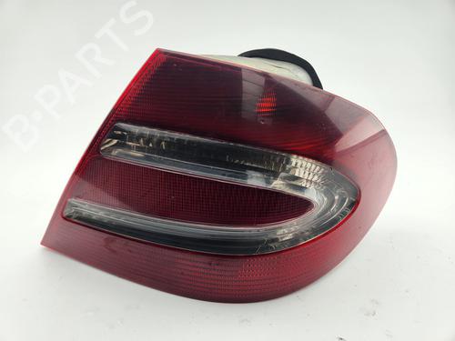 Used Right taillight MERCEDES-BENZ CLK (C209) CLK 270 CDI (209.316) (170 hp) 29708546