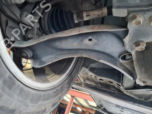 Used Right front suspension arm RENAULT KADJAR (HA_, HL_) [2015-2025]  21659506