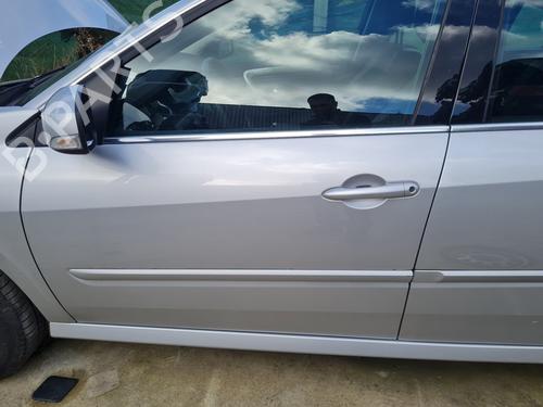 Used Left front door RENAULT LAGUNA III (BT0/1) [2007-2015]  21657284