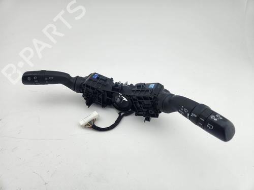 switch-toyota-corolla-estate-_e21_-2019-33023376 main image