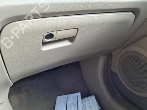 Used Glove box KIA SPORTAGE II (JE_, KM_) 2.0 CRDi (140 hp) 21653127