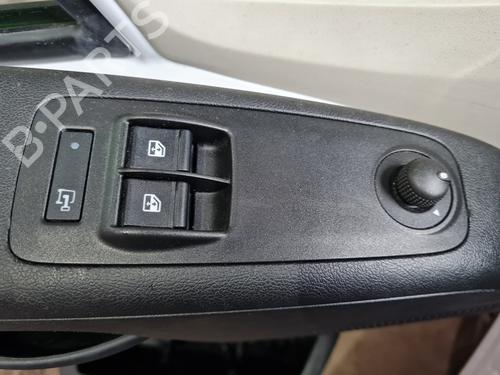 Used Left front window switch Left front window switch PEUGEOT BOXER Van 2.2 BlueHDi 120 (120 hp) 29547997 29547997