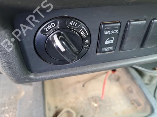 Used Switch NISSAN NAVARA NP300 Platform/Chassis (D40) [2008-2025]  21649503