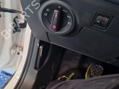 Forlygtekontakt Forlygtekontakt SEAT ARONA (KJ7, KJP) 1.0 TSI (116 hp) 36696467 36696467