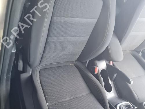 right-front-seat-fiat-tipo-saloon-356_-357_-2015-32033787 main image