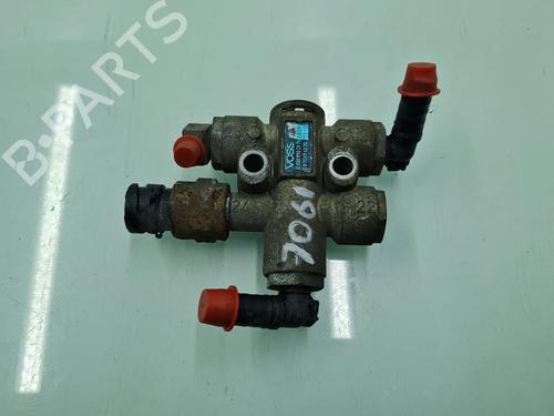 Used Ignition distributor Ignition distributor MERCEDES-BENZ VARIO Cab with engine 615 D, 616 D (669.599, 669.899) (156 hp) 22649105 22649105