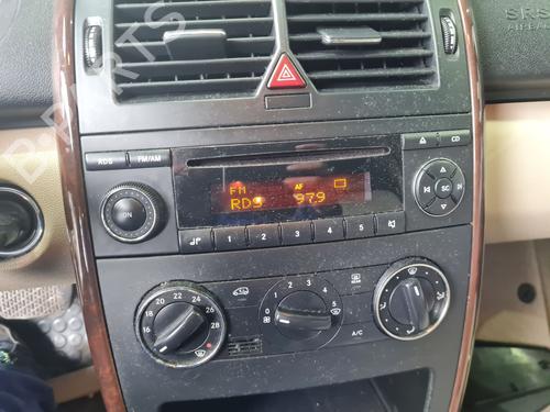 Used Radio MERCEDES-BENZ A-CLASS (W169) A 180 CDI (169.007, 169.307) (109 hp) 31858646