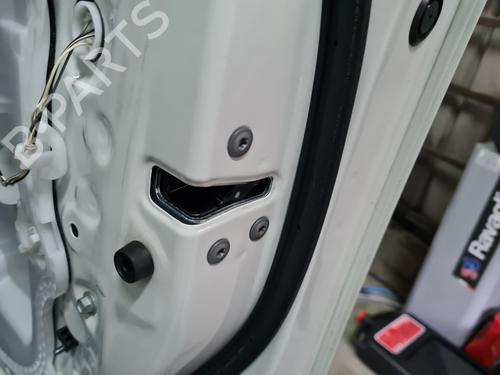 front-right-lock-toyota-rav-4-v-_a5_-_h5_-2018-32765186 main image