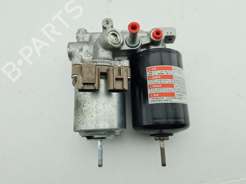 Used Brake master cylinder Brake master cylinder TOYOTA AURIS (_E18_) 1.8 Hybrid (ZWE186_, ZWE186R) (136 hp) 40526472 40526472