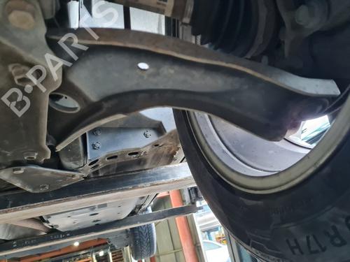 Used Left front suspension arm RENAULT KADJAR (HA_, HL_) [2015-2025]  21659507