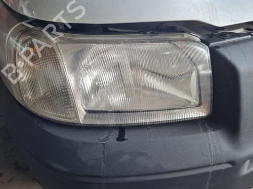 Used Right headlight LAND ROVER FREELANDER I (L314) [1998-2006]  21657732