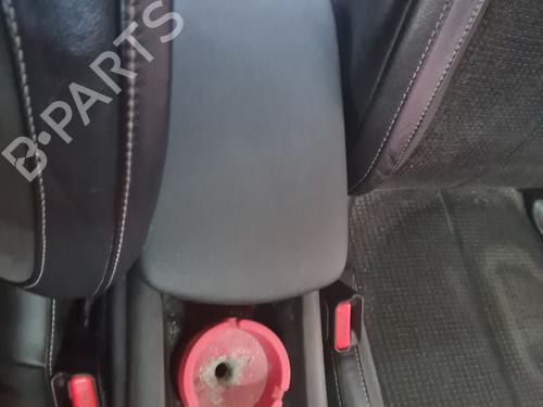 Used Armrest / Center console Armrest / Center console CITROËN C4 II (NC_) 1.6 BlueHDi 120 (120 hp) 34223329 34223329