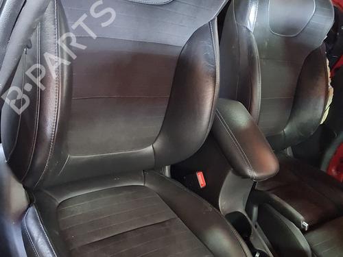 right-front-seat-hyundai-i30-pde-pd-pden-2016-37719687 main image