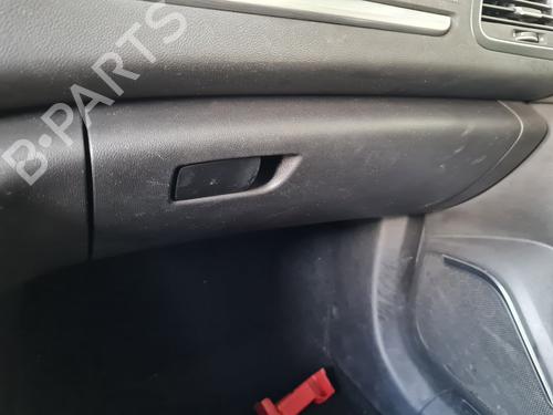 Handskerum RENAULT MEGANE IV Hatchback (B9A/M/N_) [2015-2025]  21655961