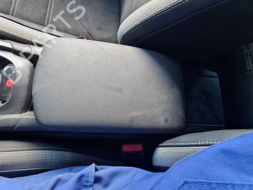 Used Armrest / Center console Armrest / Center console DS DS 4 / DS 4 CROSSBACK (NX_) 1.6 THP 165 (165 hp) 29722598 29722598