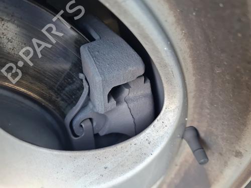 Used Left front brake caliper BMW X3 (E83) xDrive 20 d (177 hp) 21650458