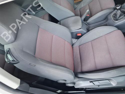 Used Right front seat VW GOLF V (1K1) [2003-2010]  21651402