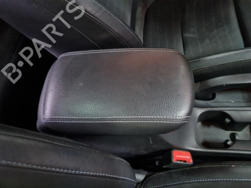 Used Armrest / Center console Armrest / Center console HYUNDAI i30 (PDE, PD, PDEN) 2.0 N (275 hp) 39588511 39588511