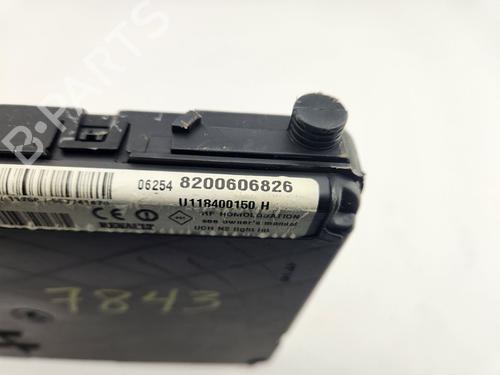 Fuse box RENAULT SCÉNIC II (JM0/1_)  | BP29708547E1 