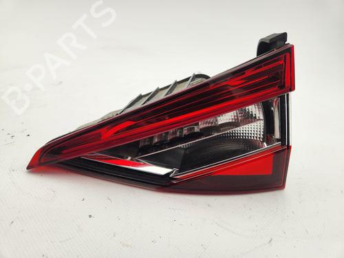 Feu de coffre droit SKODA SUPERB III Estate (3V5) 2.0 TDI (150 hp) 31335742