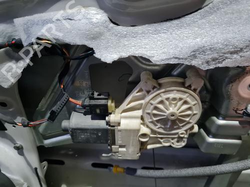 BP29994157C23 main image