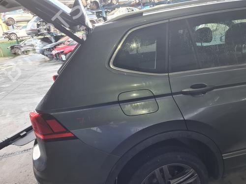 right-rear-fenders-vw-tiguan-allspace-bw2-bj2-2017-29728376 main image