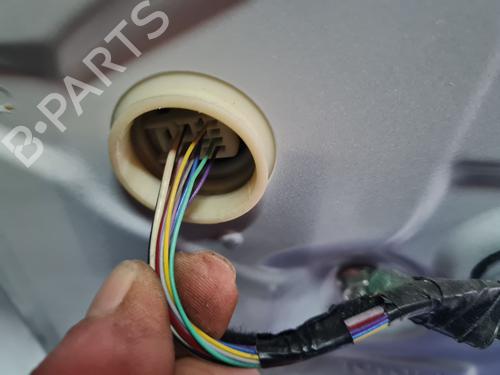 rear-right-window-mechanism-toyota-corolla-estate-_e21_-2019-32866746 main image