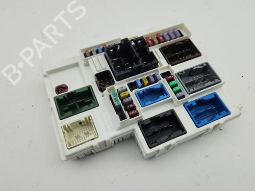 Used Fuse box Fuse box 38622007 38622007