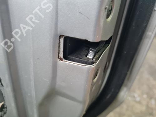 front-right-lock-suzuki-jimny-closed-off-road-vehicle-sn-1998-32328616 main image