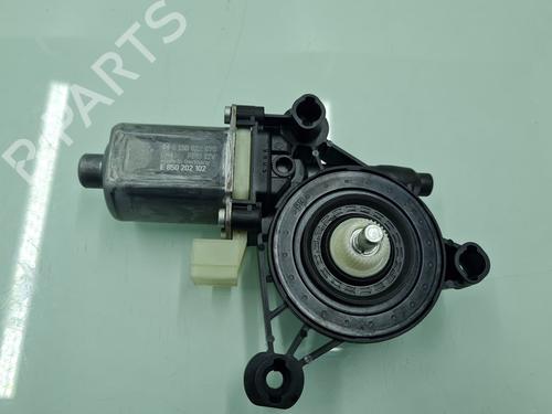 Right front window motor SEAT ATECA (KH7, KHP) 1.0 TSI | BP21765923E20 - Image 2