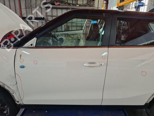 Used Left front door Left front door SSANGYONG TIVOLI 1.6 XDi 160 (115 hp) 40195660 40195660