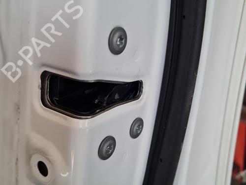 front-right-lock-toyota-corolla-estate-_e21_-2019-39505871 main image