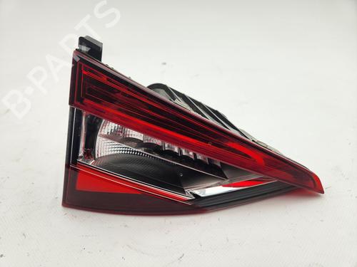 Venstre baglygte bagklap SKODA SUPERB III Estate (3V5) 2.0 TDI (150 hp) 31335743