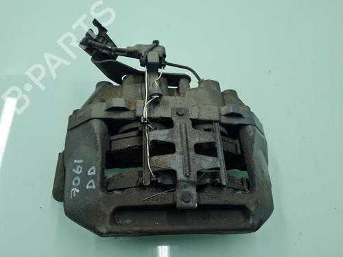Used Right front brake caliper Right front brake caliper MERCEDES-BENZ VARIO Cab with engine 615 D, 616 D (669.599, 669.899) (156 hp) 22649111 22649111