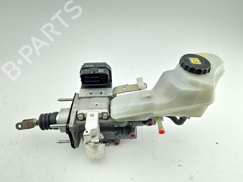 Used Brake master cylinder Brake master cylinder TOYOTA COROLLA Saloon (_E21_) 1.8 VVTi Hybrid (ZWE211) (122 hp) 39975798 39975798