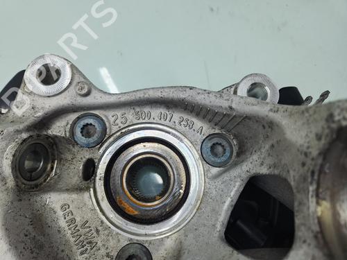 Right front steering knuckle VW TOURAN (5T1) | BP25760598M26 - Image 2
