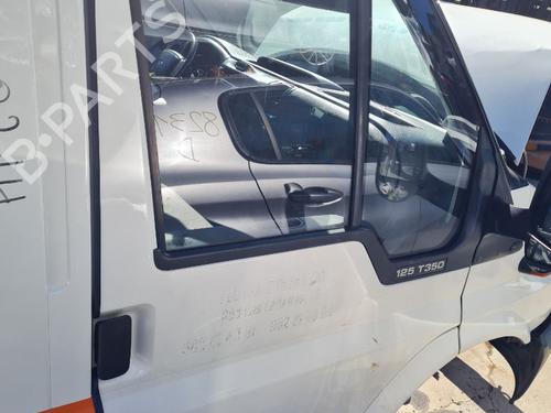 Used Right front door Right front door FORD TRANSIT Van (FA_ _) 2.4 TDE (125 hp) 33215806 33215806