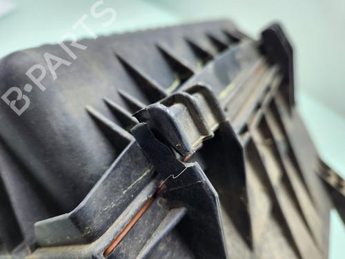 Used Air filter box LAND ROVER DEFENDER Station Wagon (L316) 2.5 Td5 4x4 (L316) (122 hp) 24367197
